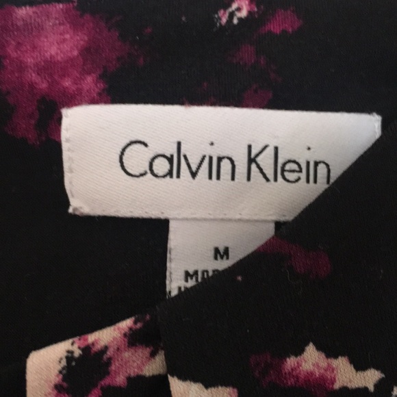 Calvin Klein sleeveless blouse. Size Medium - Picture 2 of 3